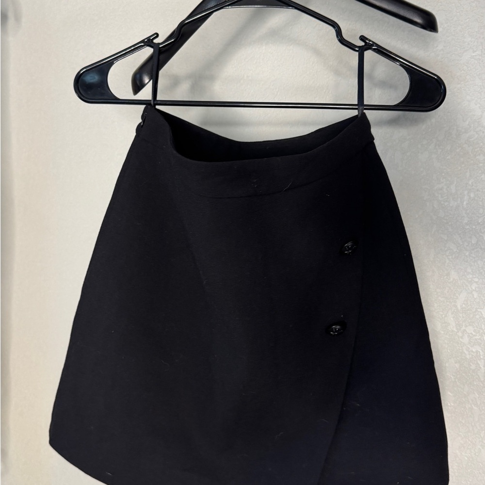 Elegant Black Mini Skirt